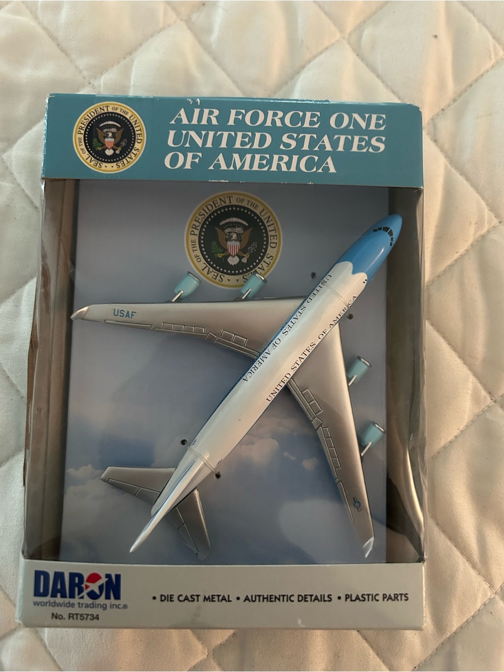 Air Force One United States of America Die-Cast Display Plane - Blue & Silver